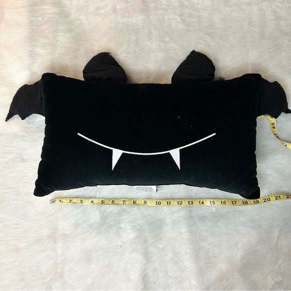 Joann’s bat pillow- dead stock - Picture 1 of 3